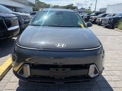 Used 2024 Hyundai Kona SEL AWD/4WD image 3