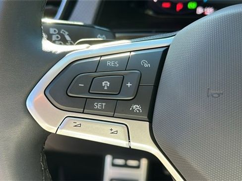 Used 2025 Volkswagen Atlas Peak Edition SE image 13