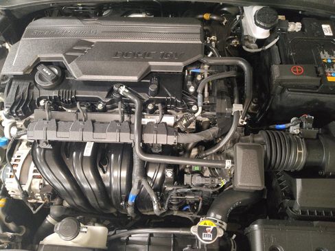 Used 2025 Hyundai Elantra SEL FWD image 30