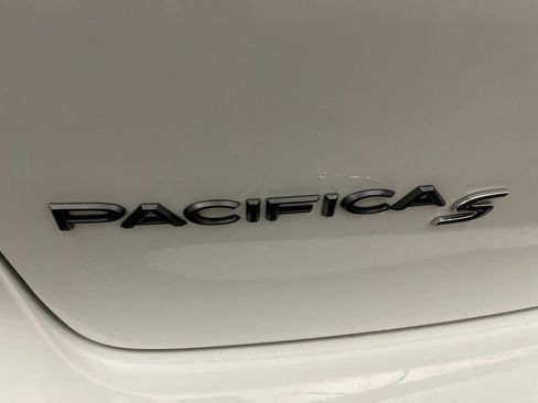 Used 2022 Chrysler Pacifica Limited w/ S Appearance Package AWD/4WD image 26