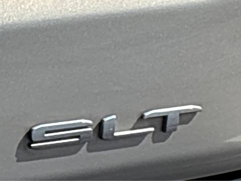 Used 2021 GMC Yukon XL SLT w/ SLT Premium Package image 19