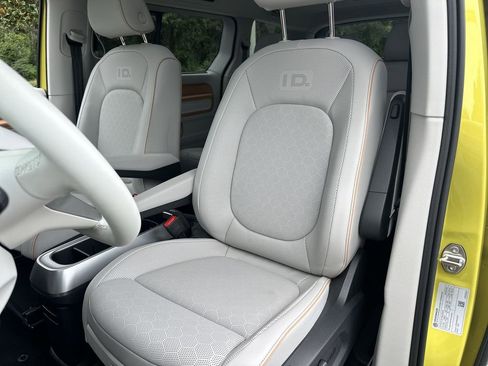 New 2025 Volkswagen ID. Buzz 1st Edition image 11