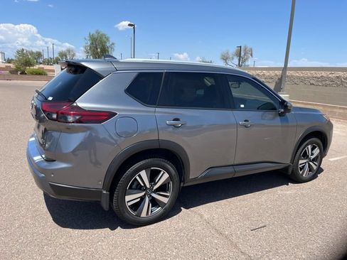 Used 2025 Nissan Rogue SL w/ SL Premium Package AWD/4WD image 5