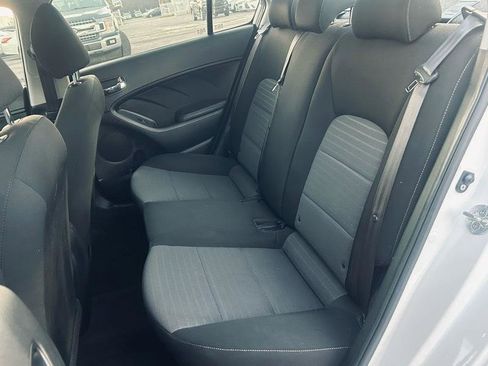 Used 2017 Kia Forte S image 10