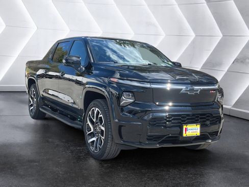 Certified 2025 Chevrolet Silverado EV RST AWD/4WD image 8