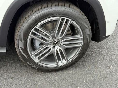 New 2026 Mercedes-Benz GLS 450 4MATIC image 29
