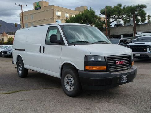 New 2025 GMC Savana 2500 w/ Driver Convenience Package image 30