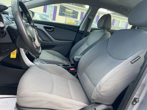 Used 2013 Hyundai Elantra GLS w/ Preferred Pkg FWD image 12
