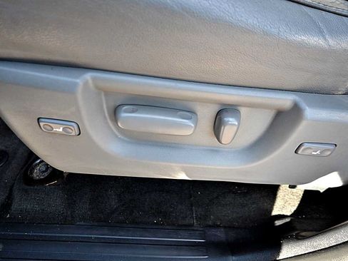 Used 2013 Toyota Sequoia Platinum AWD/4WD image 24