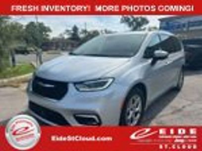 Used 2023 Chrysler Pacifica Limited