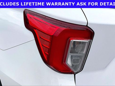 Used 2022 Ford Explorer XLT w/ Equipment Group 202A AWD/4WD image 26