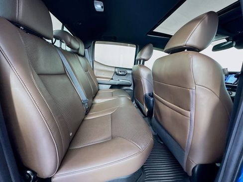 Used 2020 Toyota Tacoma Limited image 31