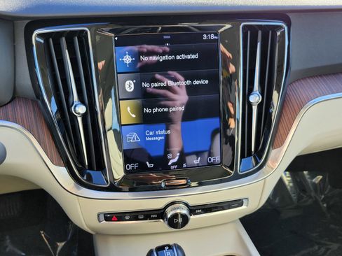 Used 2021 Volvo S60 T5 Momentum image 25