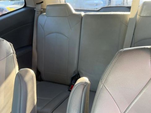 Used 2017 Chevrolet Traverse LT image 18