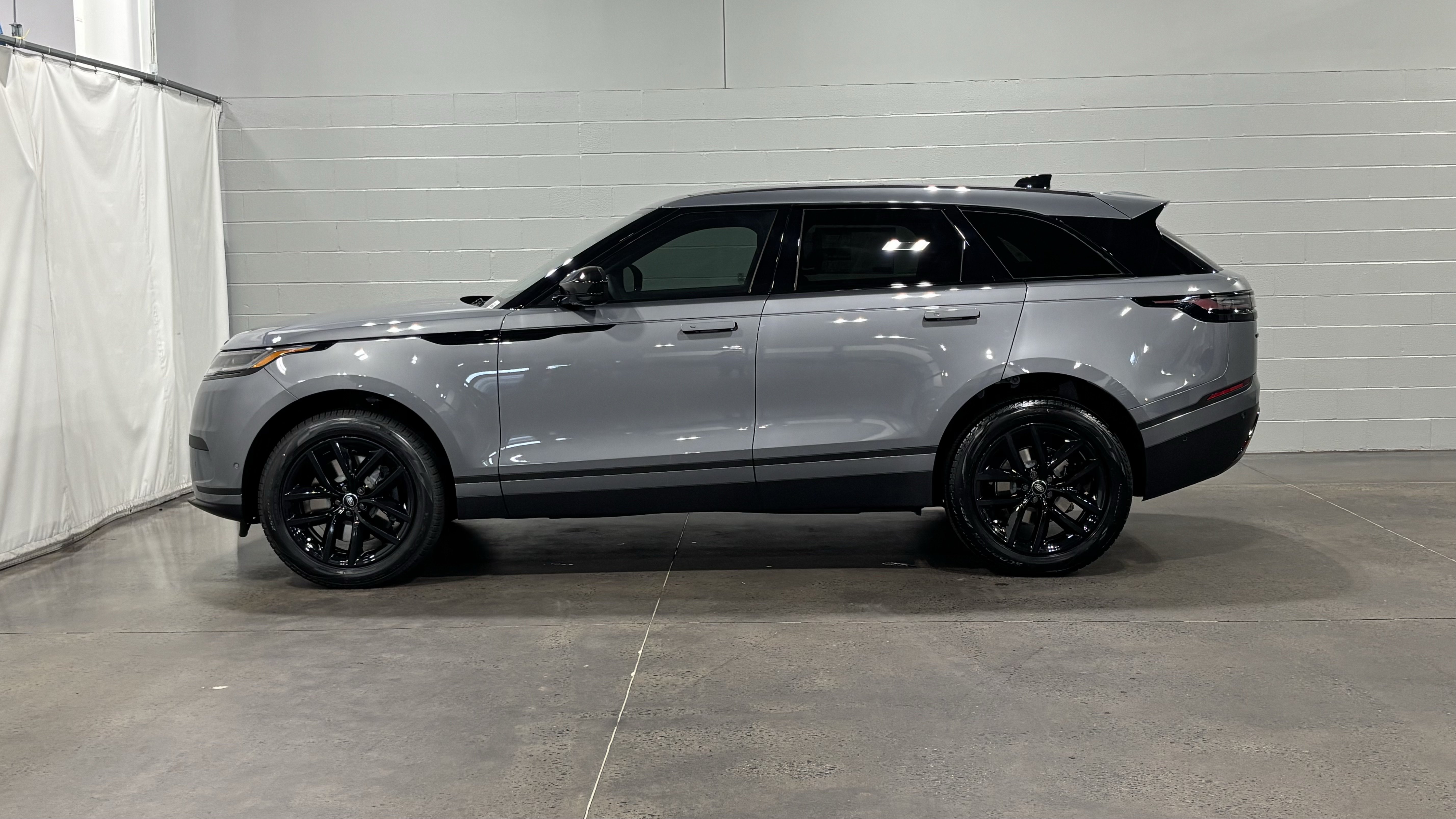New 2026 Land Rover Range Rover Velar S AWD/4WD image 7