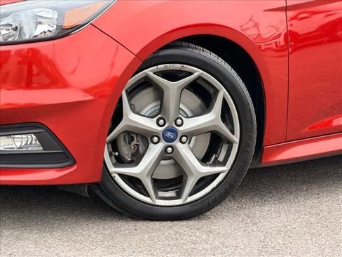 Used 2018 Ford Focus ST image 24