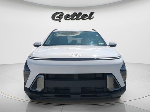 Used 2024 Hyundai Kona SEL FWD image 2
