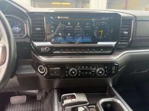 Used 2023 Chevrolet Silverado 1500 LTZ AWD/4WD image 18