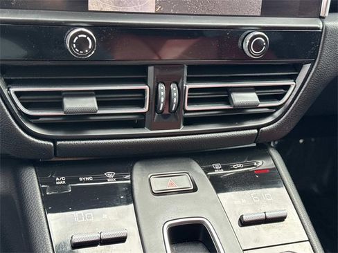 Used 2023 Porsche Macan S image 15