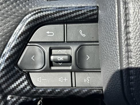 Used 2025 Toyota Tacoma TRD Sport w/ TRD Sport Upgrade Package image 25