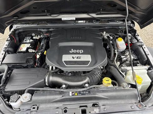 Used 2018 Jeep Wrangler Unlimited Sport S AWD/4WD image 25