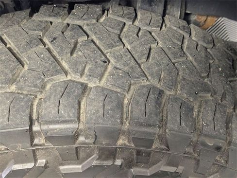 Used 2024 Ford F250 Lariat w/ Sport Appearance Package image 9