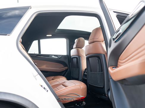 Used 2019 Mercedes-Benz GLE 43 AMG 4MATIC w/ Premium 3 Package image 19