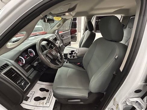 Used 2018 RAM 2500 Tradesman w/ Chrome Appearance Group image 46