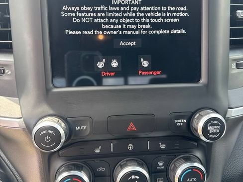 Used 2020 RAM 1500 Big Horn AWD/4WD image 6