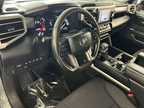 Used 2025 Toyota Tundra SR5 w/ SR5 Convenience Package AWD/4WD image 11