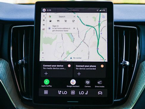 Certified 2026 Volvo XC60 B5 Plus w/ Climate Package image 16