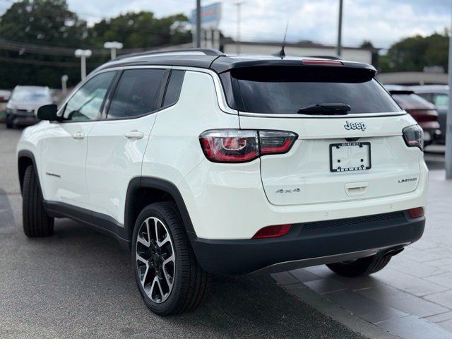 Used 2021 Jeep Compass Limited w/ Elite Exterior Group AWD/4WD image 4