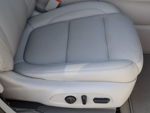 Used 2018 GMC Acadia SLT image 30