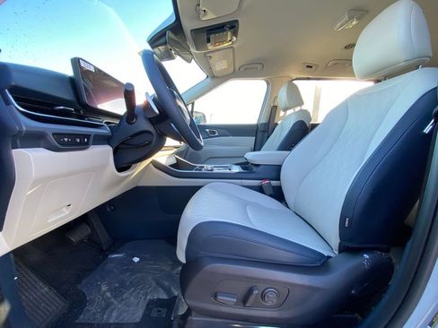 New 2026 Kia Carnival EX image 22