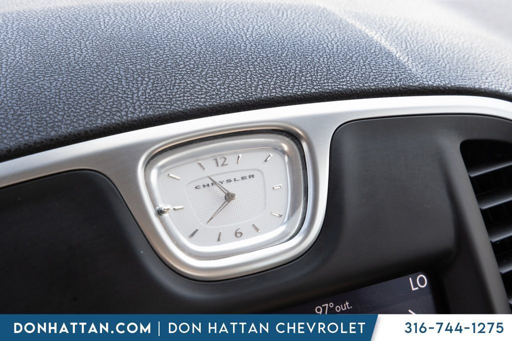Used 2020 Chrysler 300 Touring w/ Driver Convenience Group RWD image 11