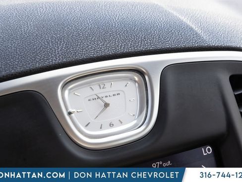 Used 2020 Chrysler 300 Touring w/ Driver Convenience Group RWD image 11