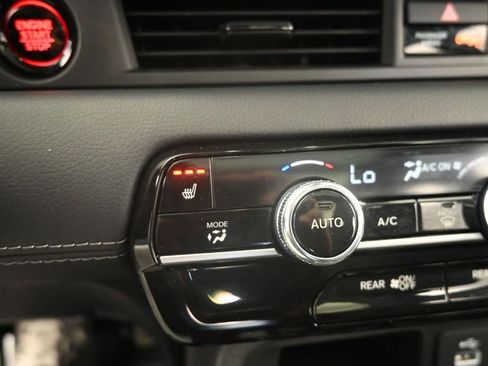 Certified 2025 Honda Pilot Touring image 30
