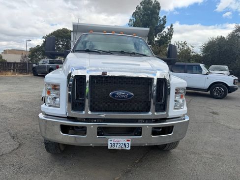 Used 2022 Ford F750 2WD Regular Cab Super Duty image 8