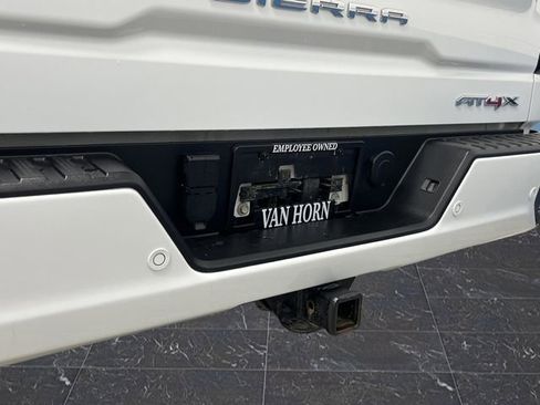 Used 2022 GMC Sierra 1500 AT4X image 41