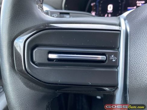 Used 2024 Chevrolet Colorado LT image 17