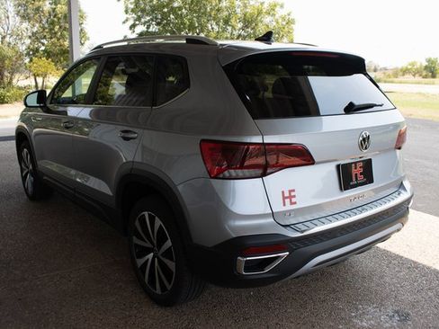 Used 2023 Volkswagen Taos SE image 7
