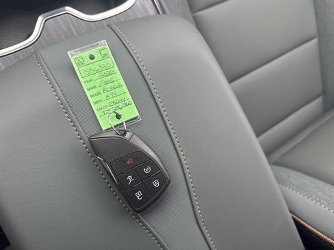 New 2026 GMC Acadia AT4 image 32