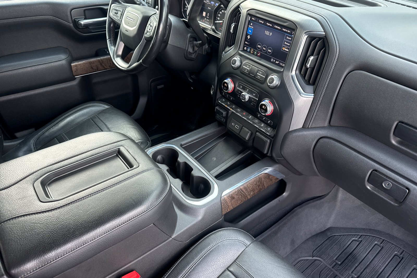 Used 2021 GMC Sierra 1500 Denali w/ Denali Ultimate Package AWD/4WD image 17