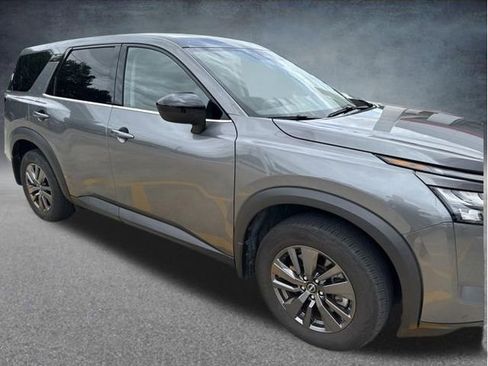 Used 2023 Nissan Pathfinder S FWD image 9