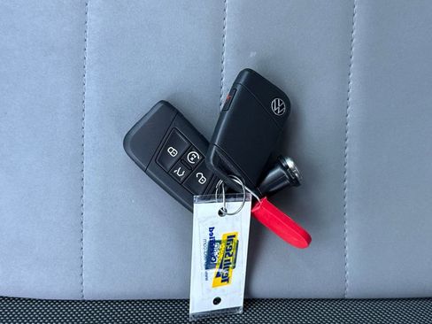 Used 2022 Volkswagen Taos SE image 29