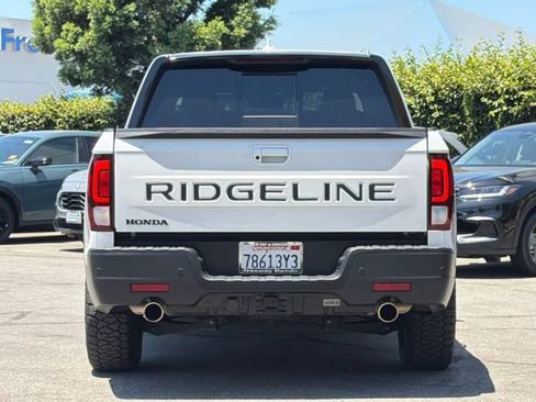 Used 2025 Honda Ridgeline Black Edition image 5