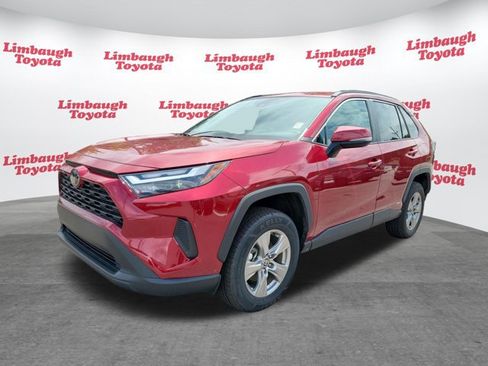 Used 2025 Toyota RAV4 XLE AWD/4WD image 19