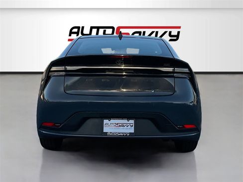 Used 2024 Toyota Prius Prime SE image 6