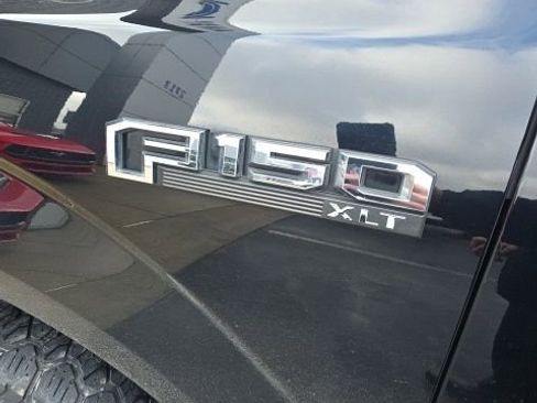 Used 2016 Ford F150 XLT image 14