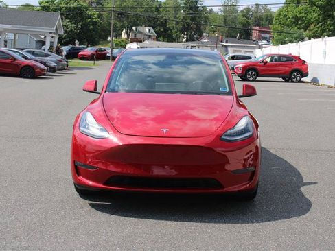 Used 2022 Tesla Model Y Long Range AWD/4WD image 2